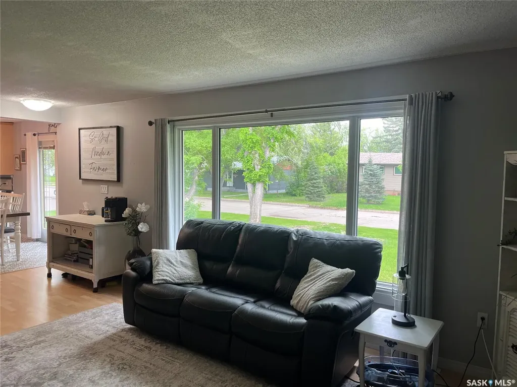 61 2nd Street SW Wadena SK S0A 4J0