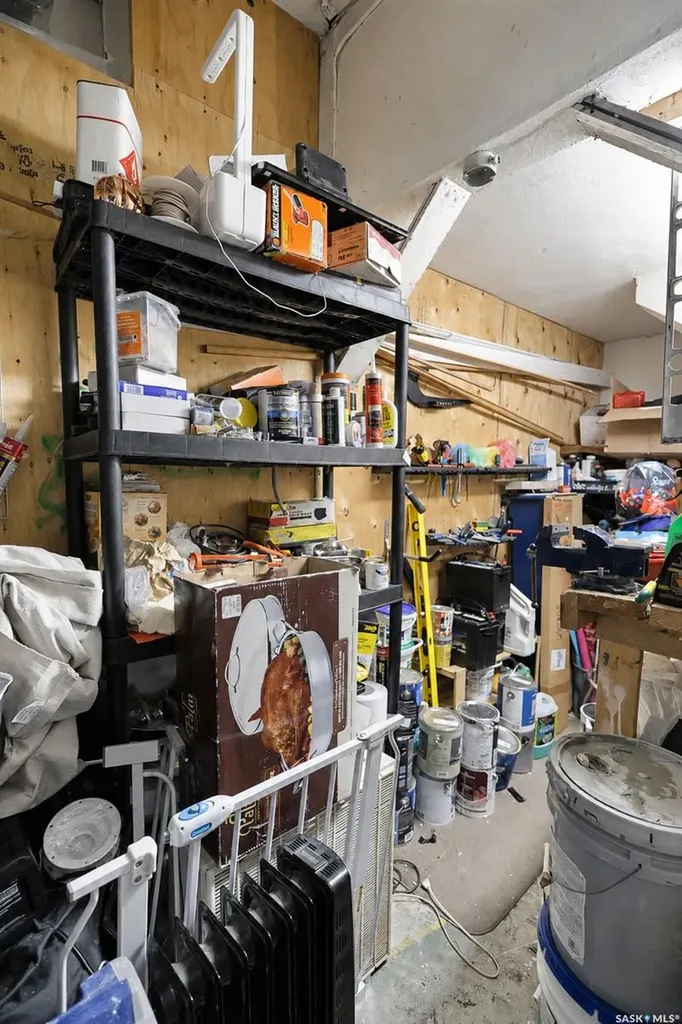 42 20th Street E Prince Albert SK S6V 1K4