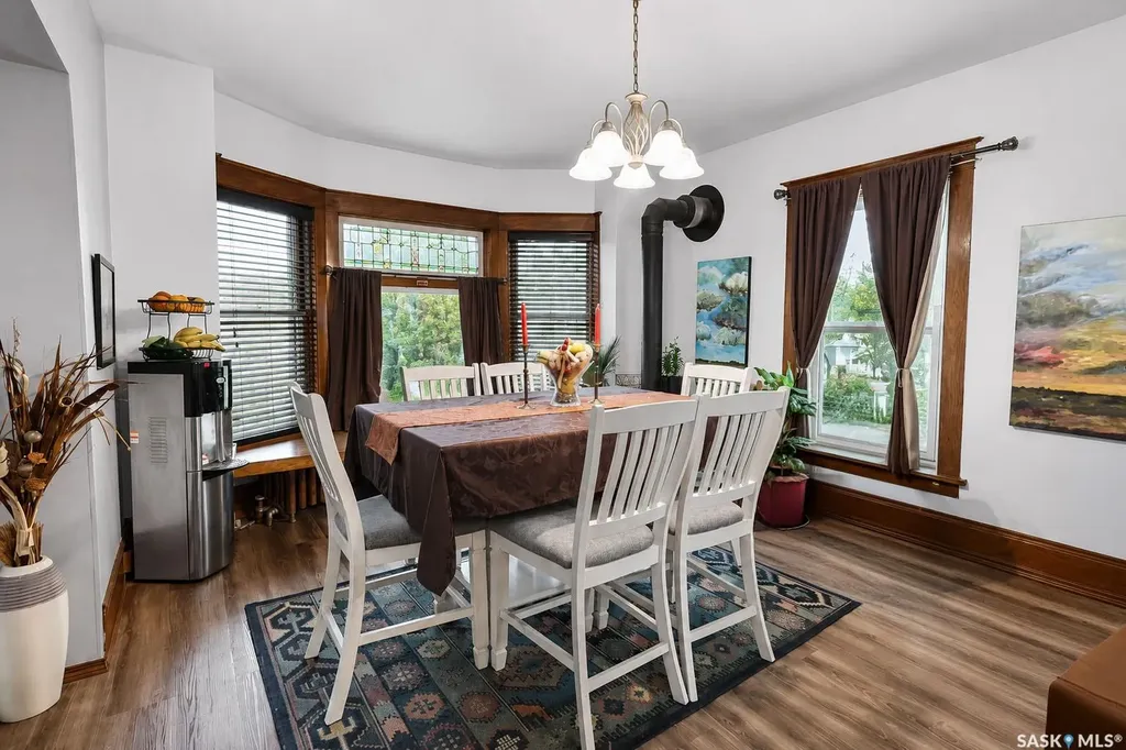 42 20th Street E Prince Albert SK S6V 1K4