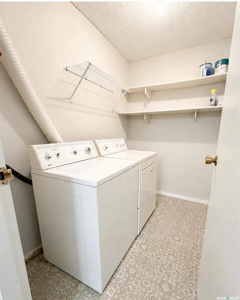 423 Tait Court Saskatoon SK S7L 7H5