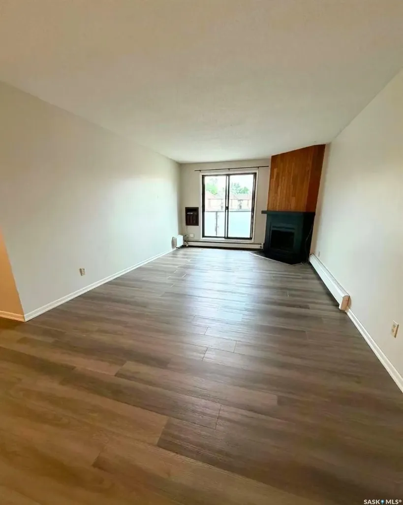 423 Tait Court Saskatoon SK S7L 7H5