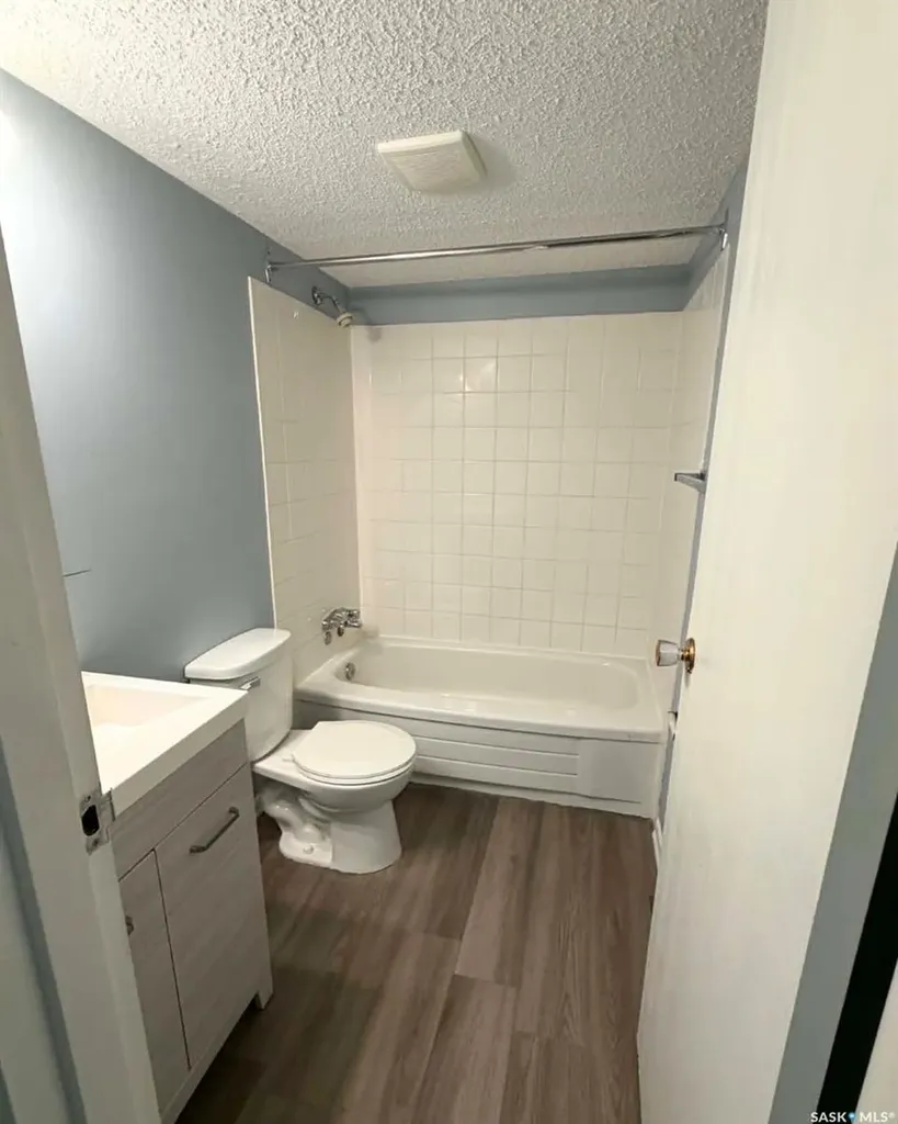 423 Tait Court Saskatoon SK S7L 7H5