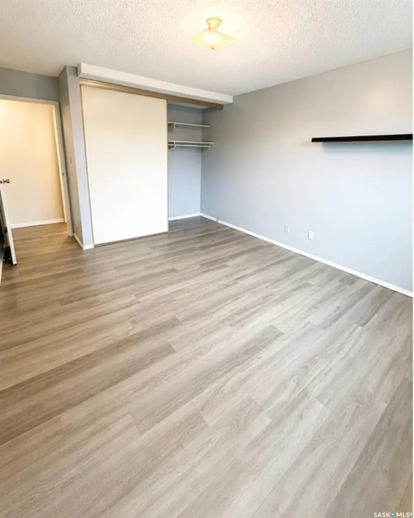 423 Tait Court Saskatoon SK S7L 7H5