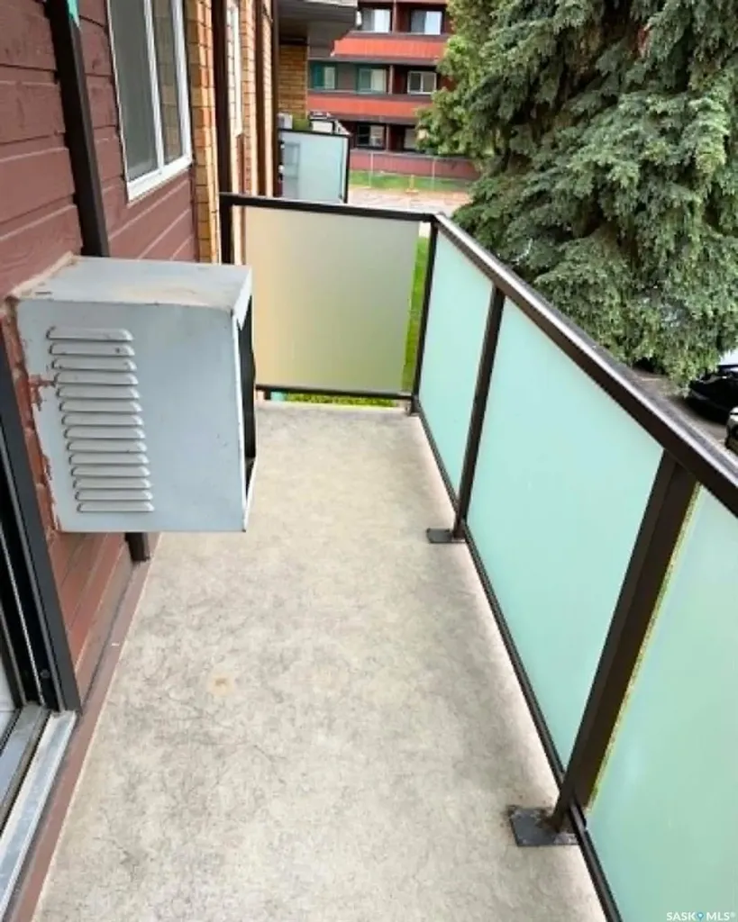 423 Tait Court Saskatoon SK S7L 7H5