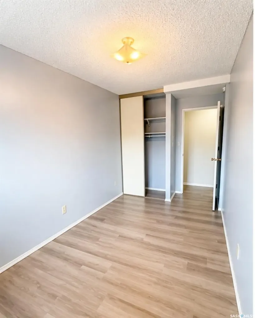 423 Tait Court Saskatoon SK S7L 7H5