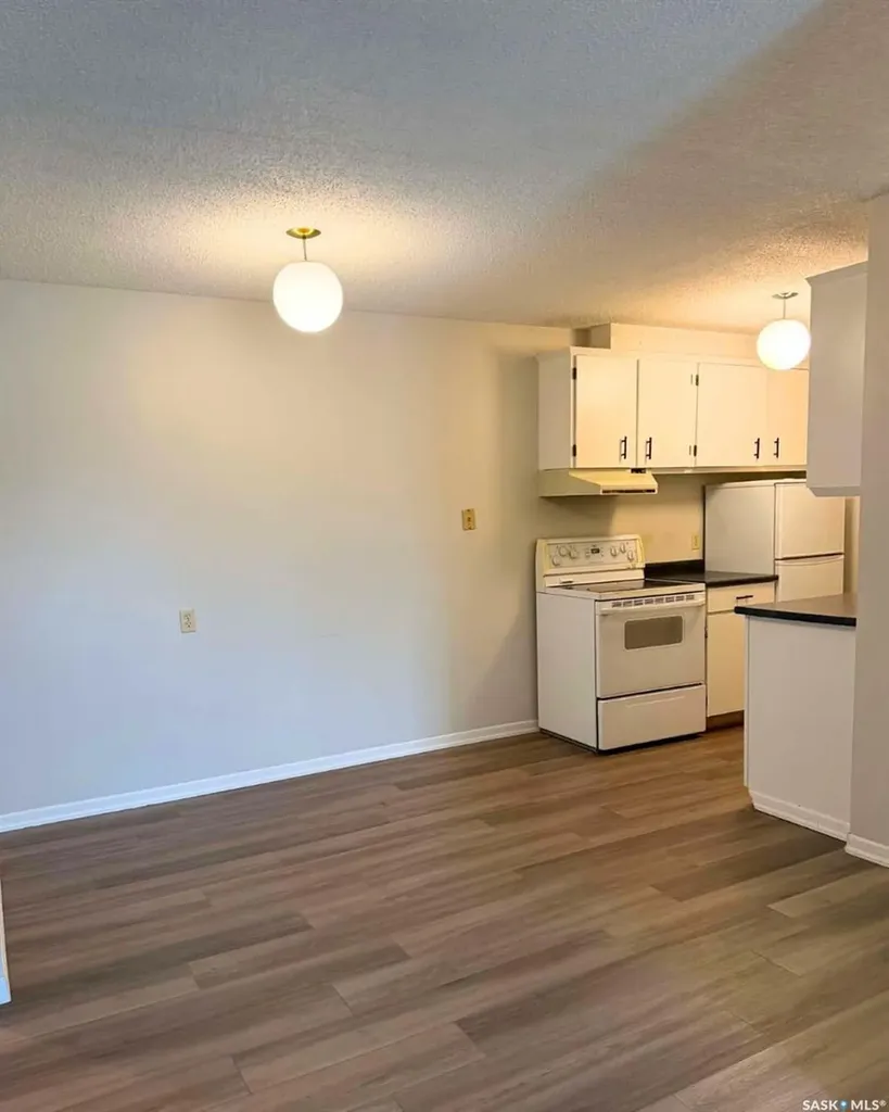 423 Tait Court Saskatoon SK S7L 7H5