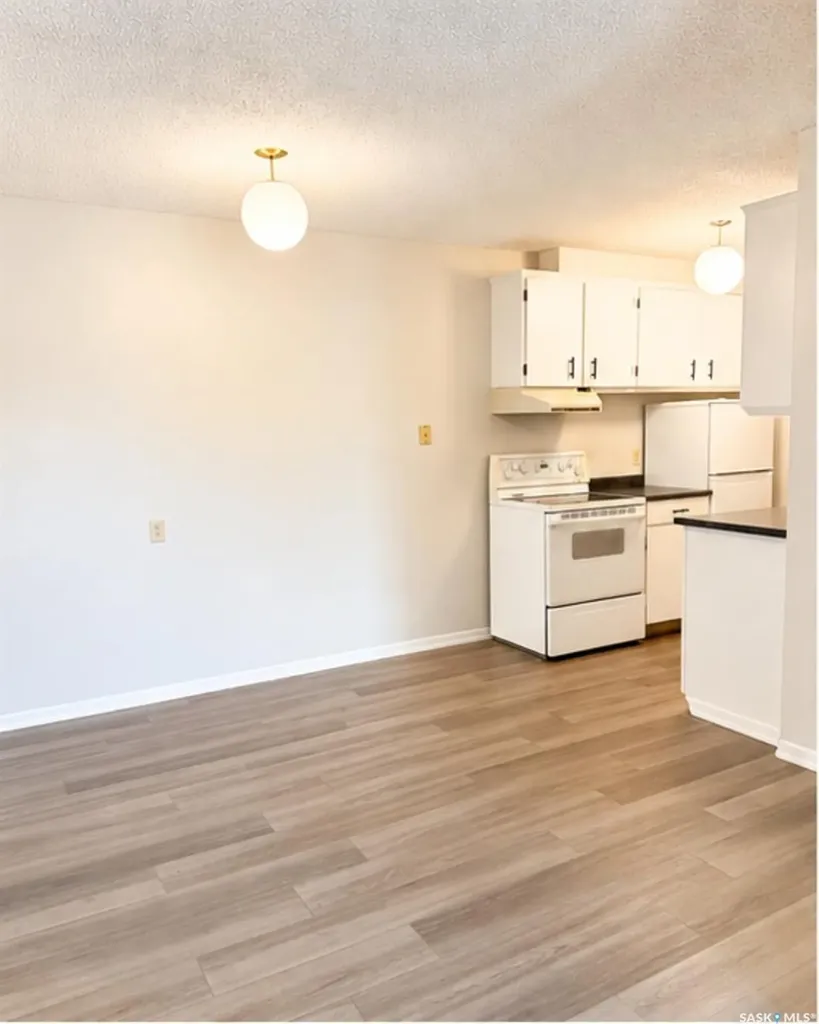 423 Tait Court Saskatoon SK S7L 7H5