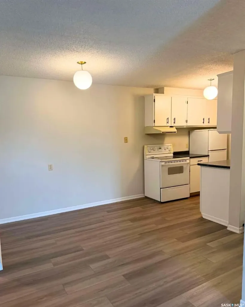 423 Tait Court Saskatoon SK S7L 7H5