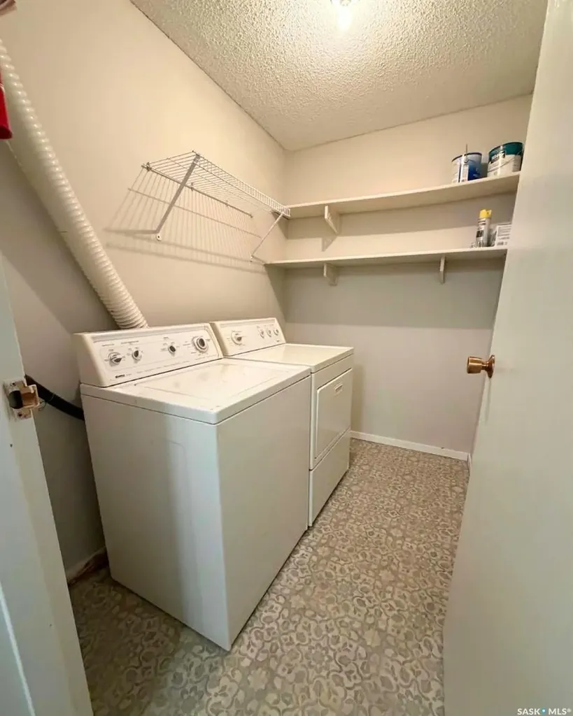 423 Tait Court Saskatoon SK S7L 7H5