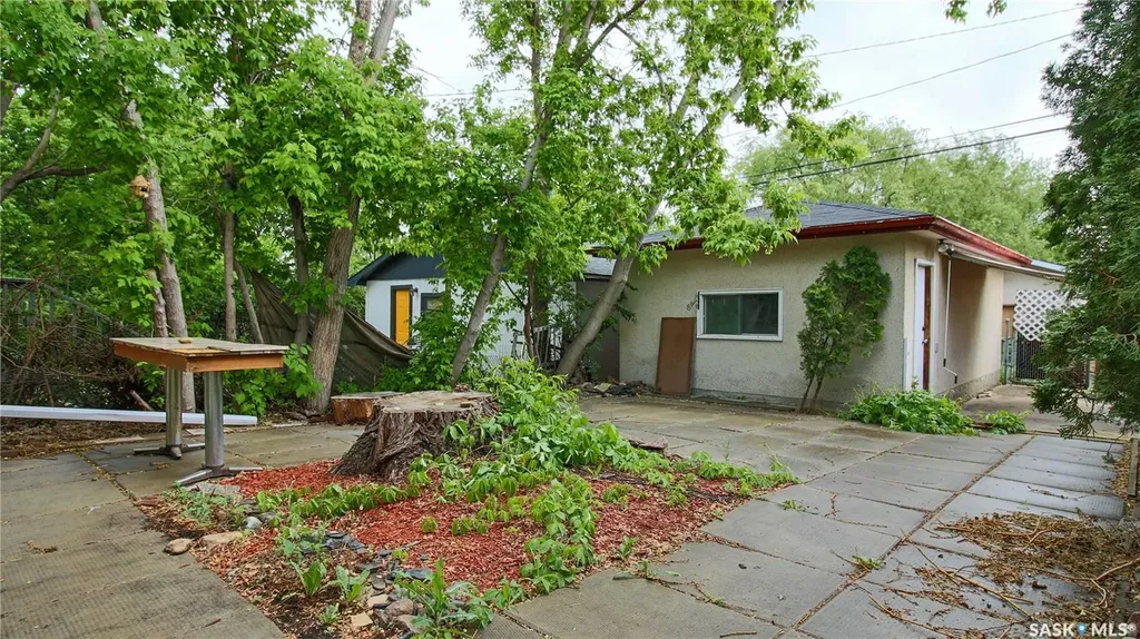 2133 Broder Street Regina SK S4N 3S5