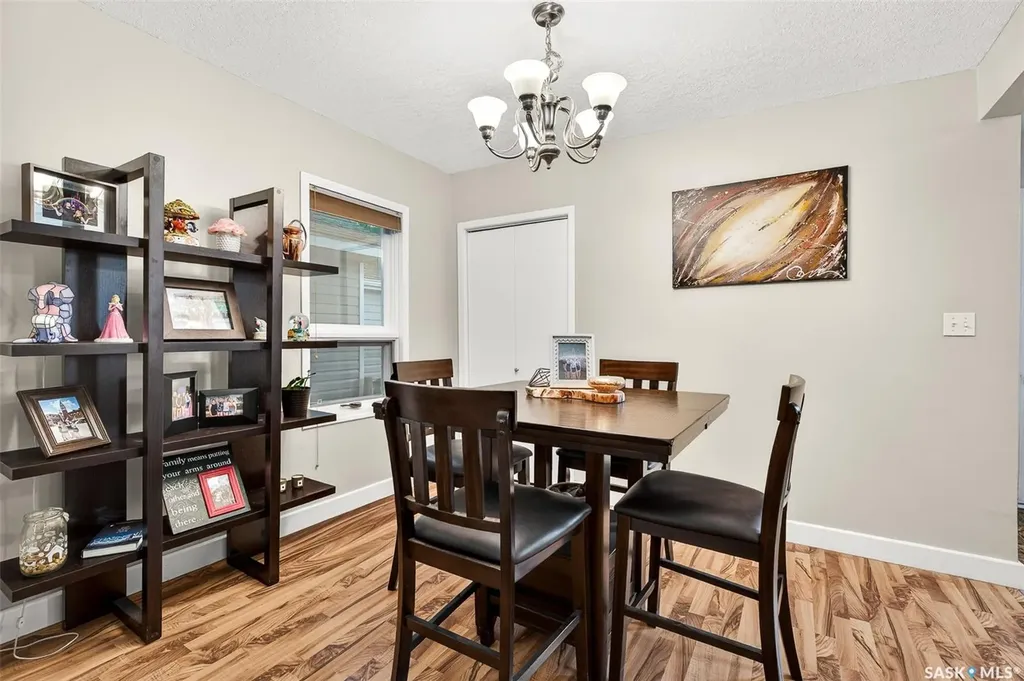 1040 Connaught Avenue Moose Jaw SK S6H 4B5