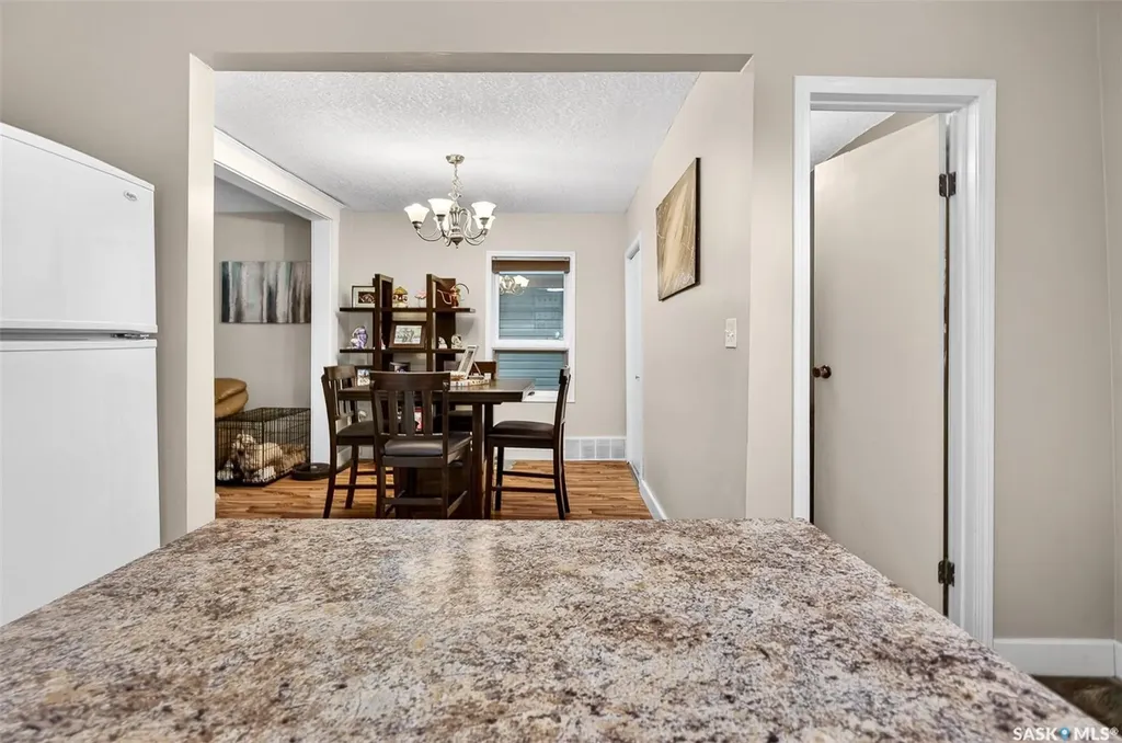 1040 Connaught Avenue Moose Jaw SK S6H 4B5