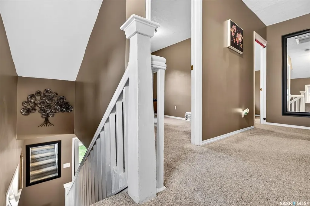 1040 Connaught Avenue Moose Jaw SK S6H 4B5
