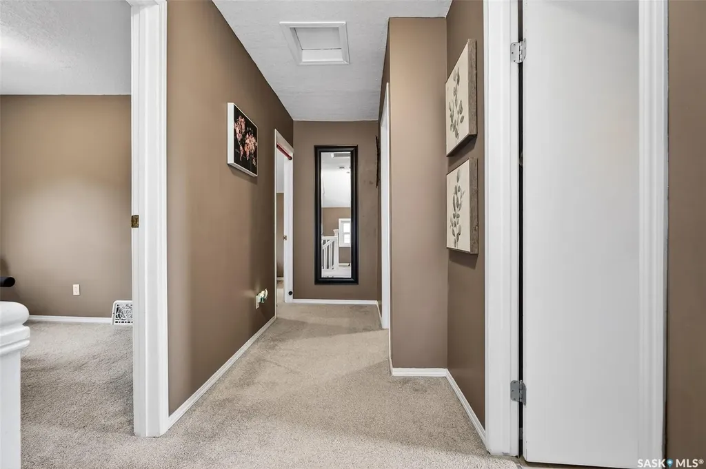 1040 Connaught Avenue Moose Jaw SK S6H 4B5