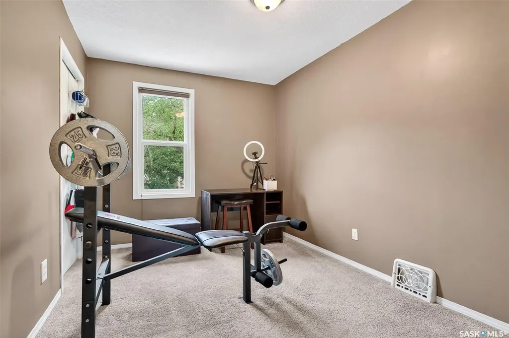 1040 Connaught Avenue Moose Jaw SK S6H 4B5