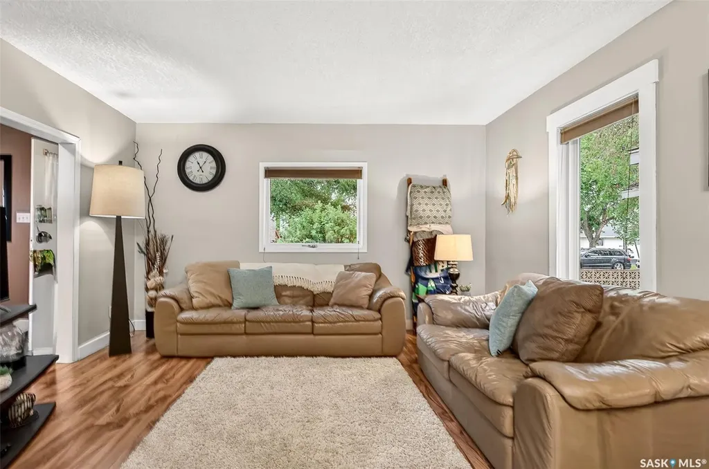 1040 Connaught Avenue Moose Jaw SK S6H 4B5