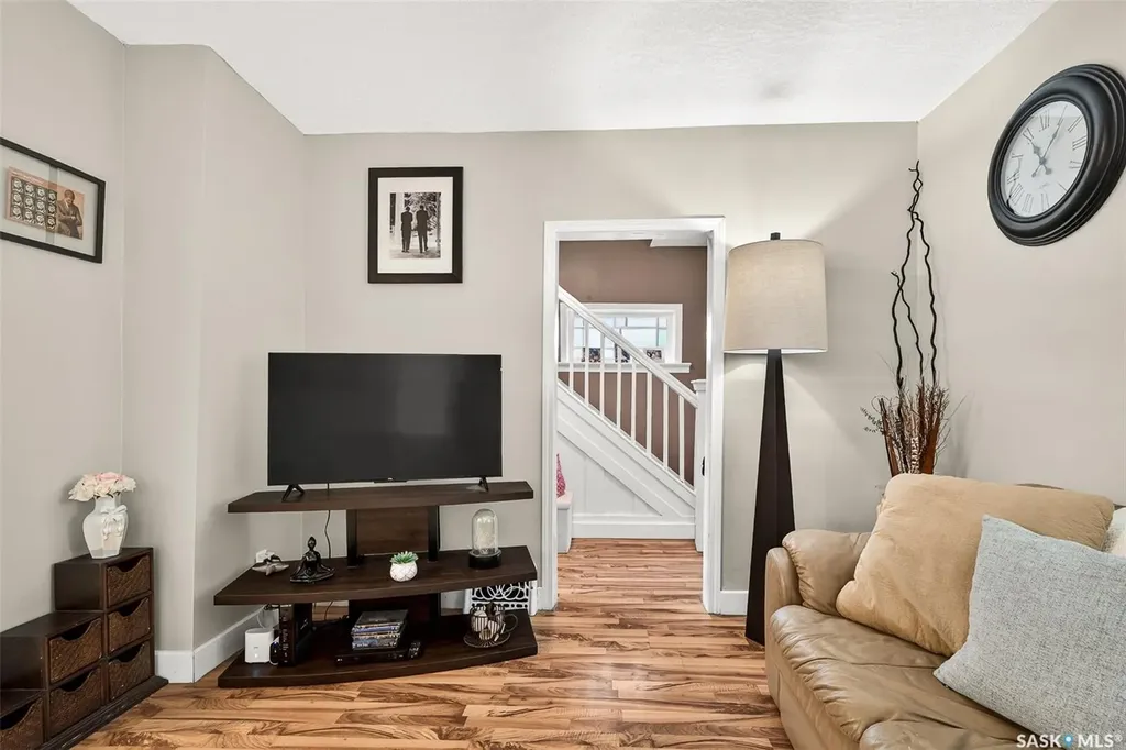 1040 Connaught Avenue Moose Jaw SK S6H 4B5