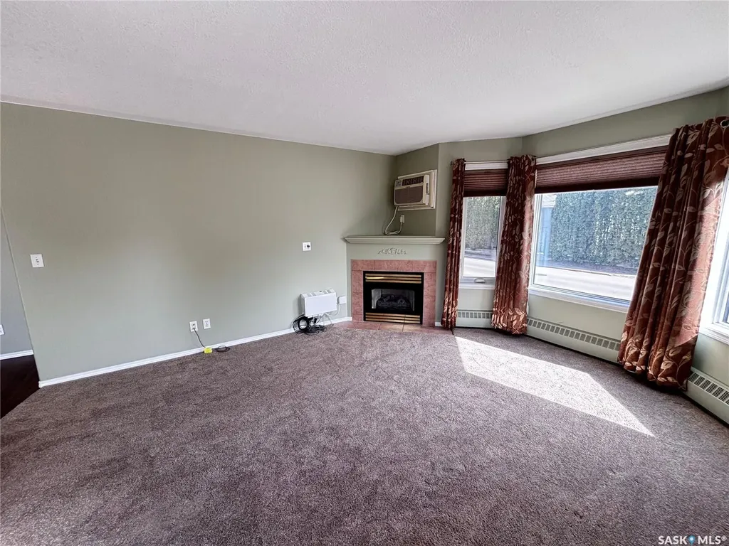 1202 1st Avenue NW Moose Jaw SK S6H 3N6