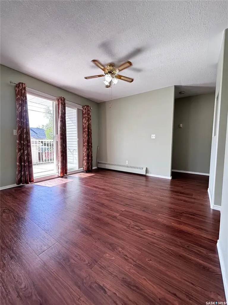 1202 1st Avenue NW Moose Jaw SK S6H 3N6