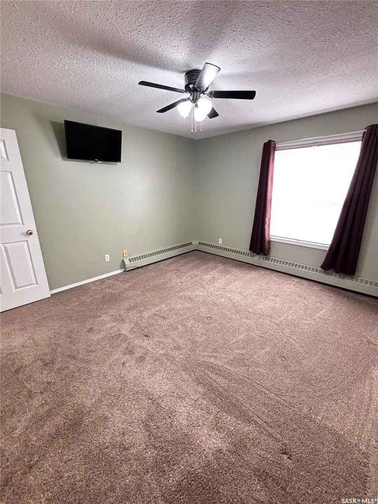 1202 1st Avenue NW Moose Jaw SK S6H 3N6