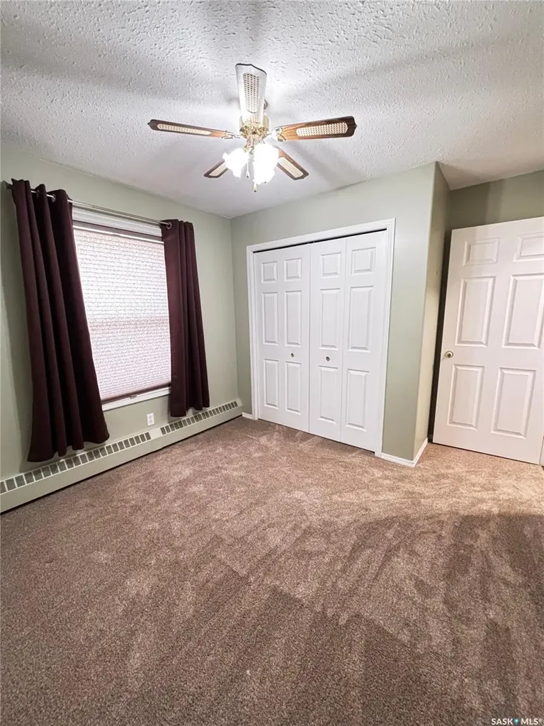 1202 1st Avenue NW Moose Jaw SK S6H 3N6