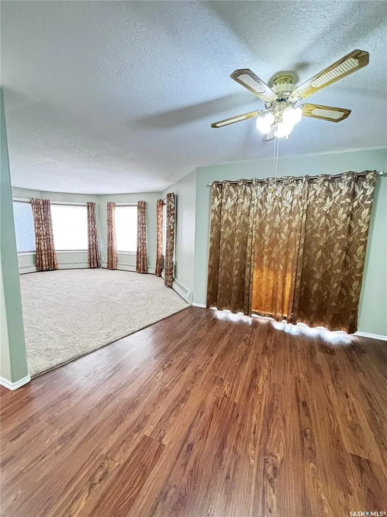 1202 1st Avenue NW Moose Jaw SK S6H 3N6