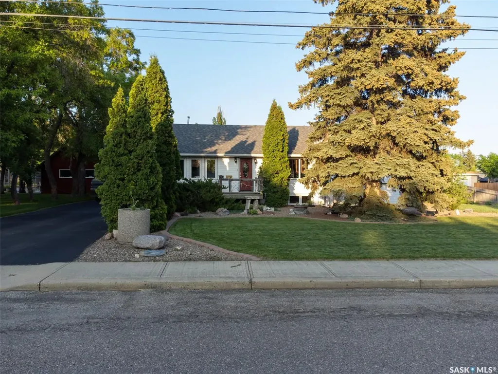 1062 112th Street North Battleford SK S9A 2L3
