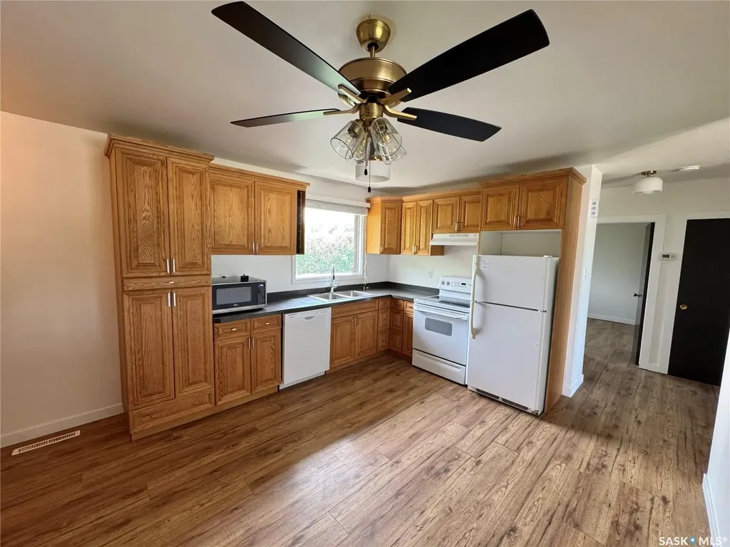 30 Crestwood Crescent Yorkton SK S3N 2P3