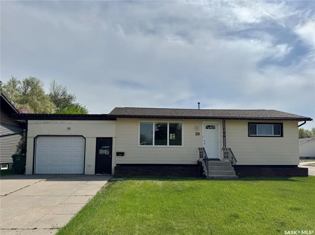 30 Crestwood Crescent Yorkton SK S3N 2P3
