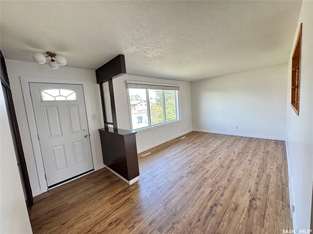 30 Crestwood Crescent Yorkton SK S3N 2P3