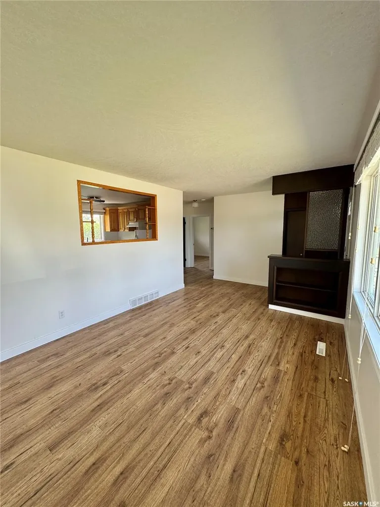 30 Crestwood Crescent Yorkton SK S3N 2P3