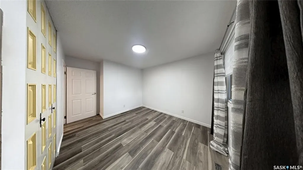 2 Mcdougall Crescent Saskatoon SK S7L 5C1