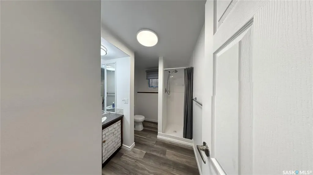 2 Mcdougall Crescent Saskatoon SK S7L 5C1