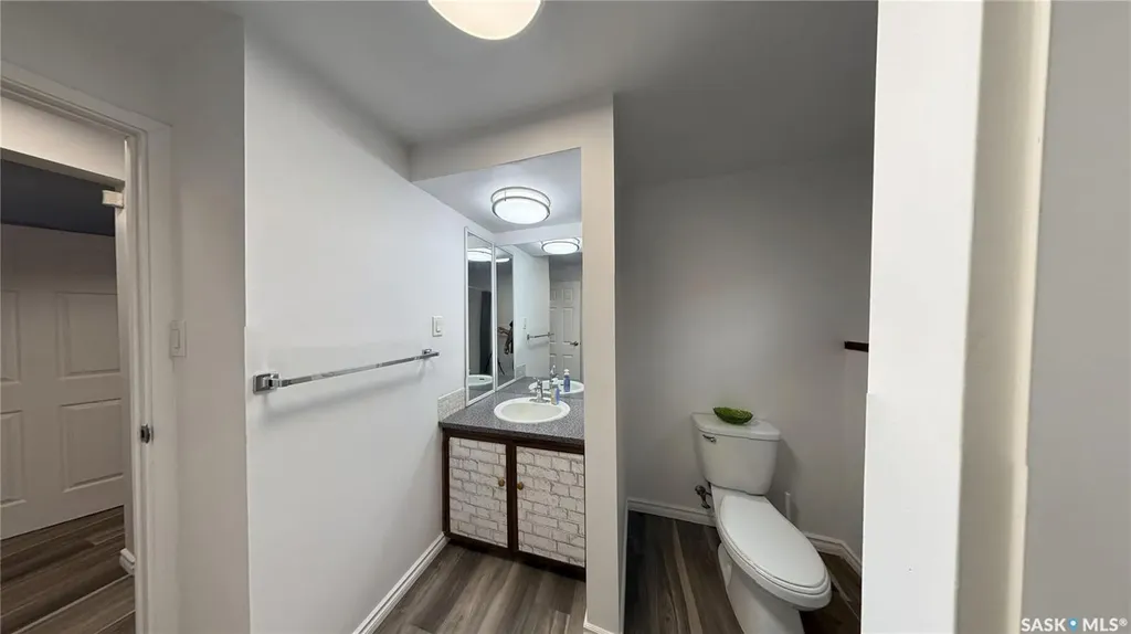 2 Mcdougall Crescent Saskatoon SK S7L 5C1