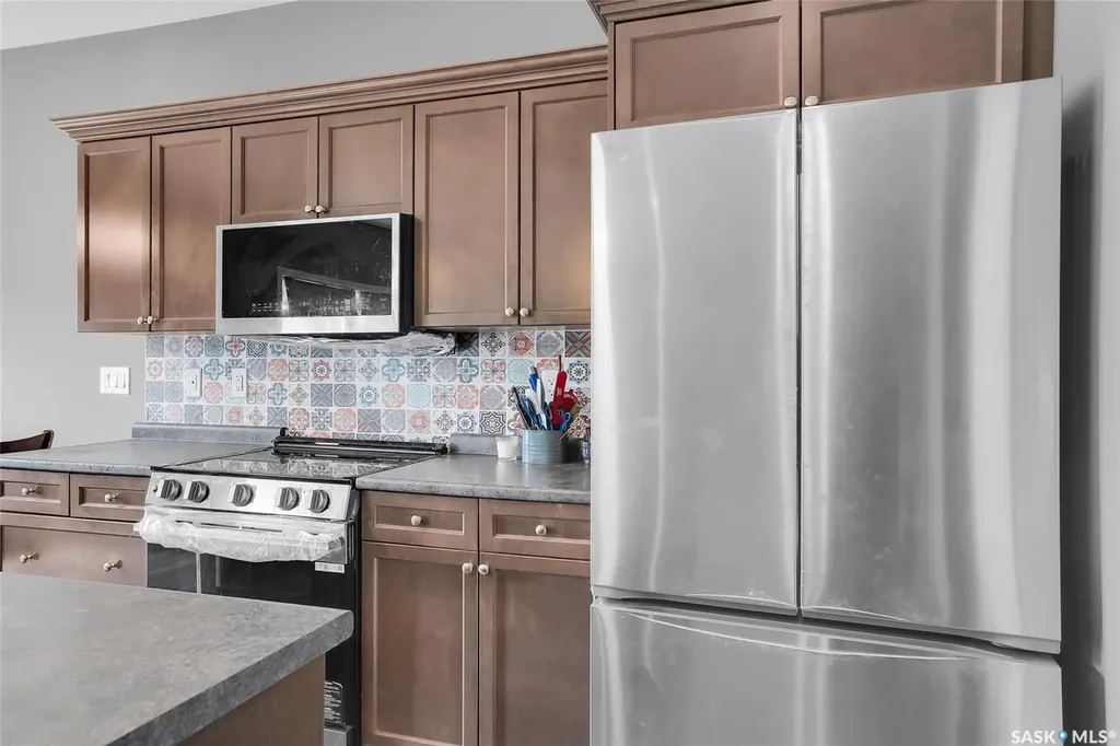 222 Pringle Lane Saskatoon SK S7T 0S3