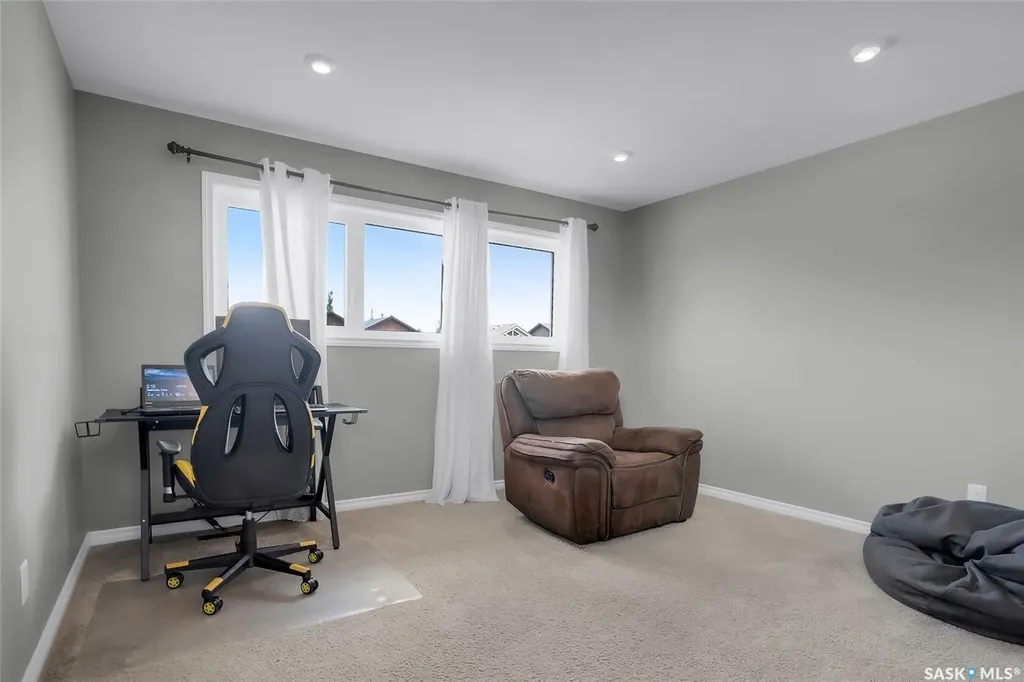 222 Pringle Lane Saskatoon SK S7T 0S3