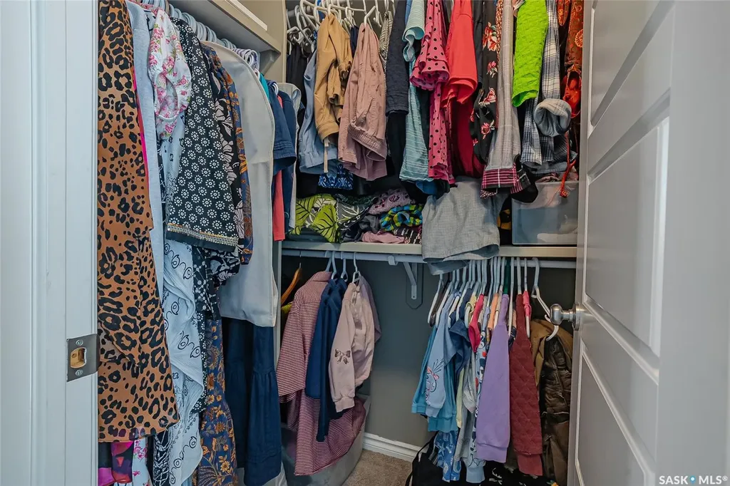 222 Pringle Lane Saskatoon SK S7T 0S3