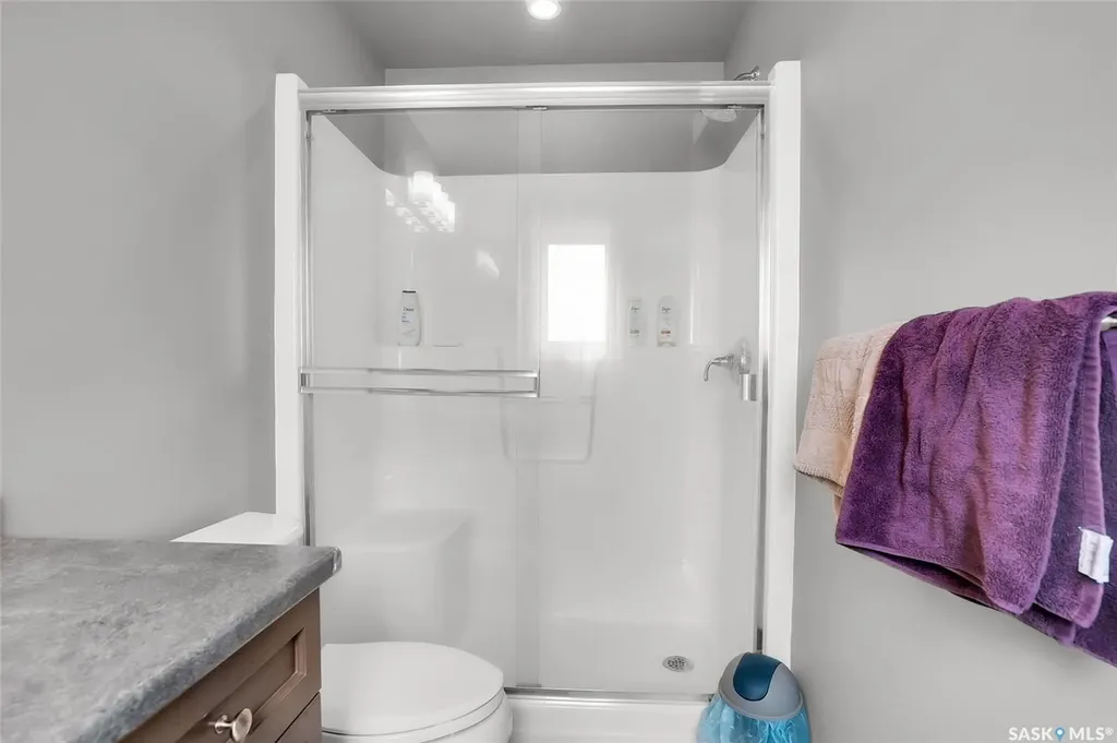 222 Pringle Lane Saskatoon SK S7T 0S3