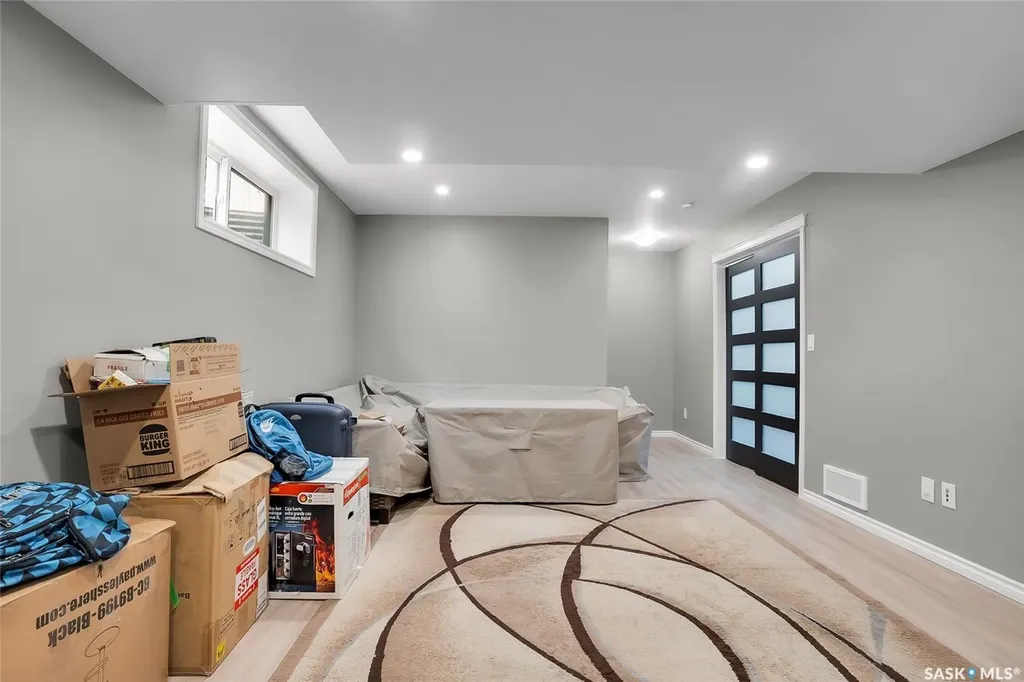 222 Pringle Lane Saskatoon SK S7T 0S3