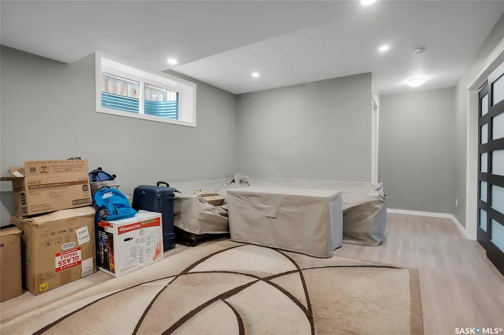 222 Pringle Lane Saskatoon SK S7T 0S3