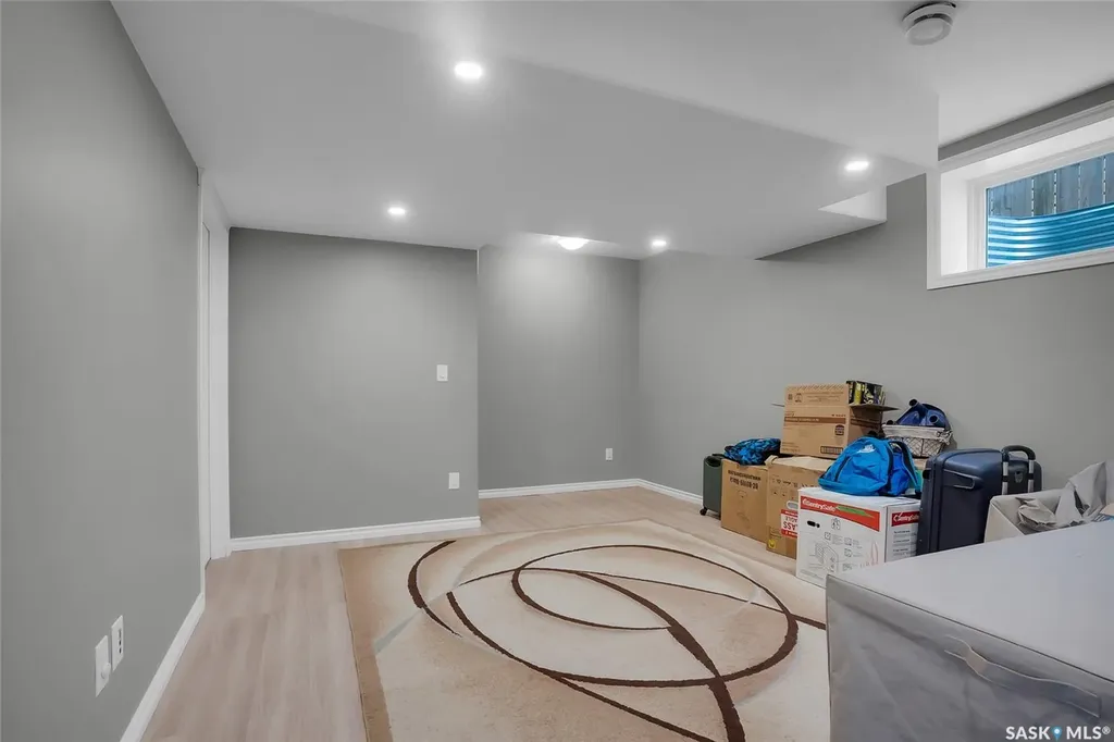 222 Pringle Lane Saskatoon SK S7T 0S3