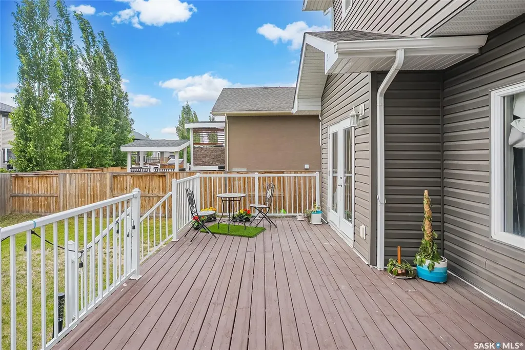 222 Pringle Lane Saskatoon SK S7T 0S3