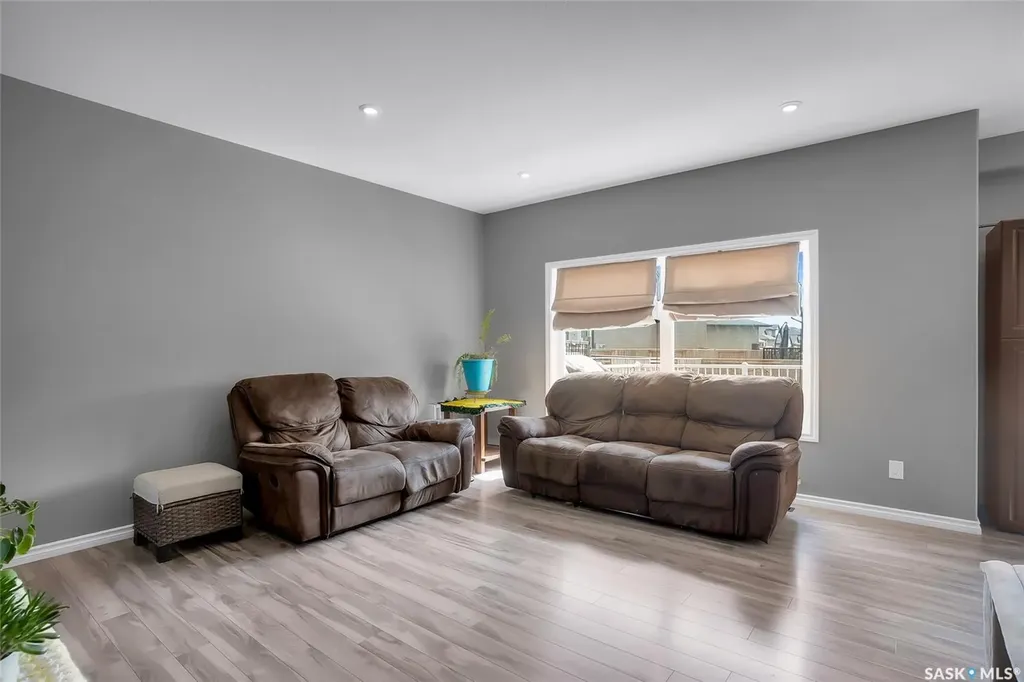 222 Pringle Lane Saskatoon SK S7T 0S3