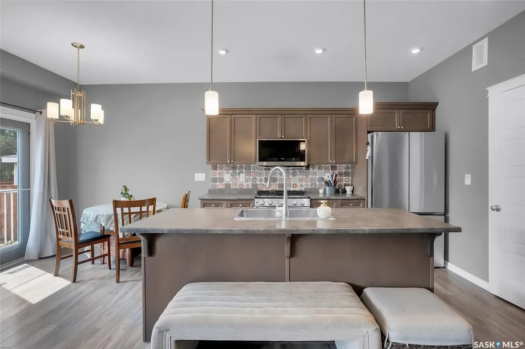 222 Pringle Lane Saskatoon SK S7T 0S3
