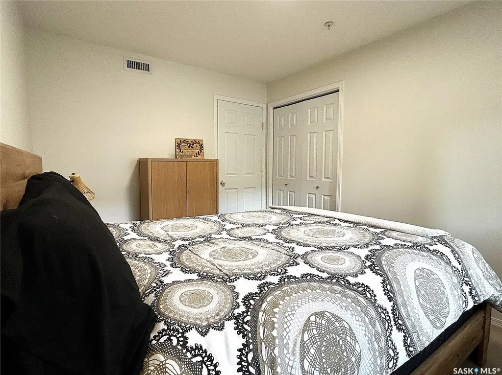 910 Heritage View Saskatoon SK S7H 5S4