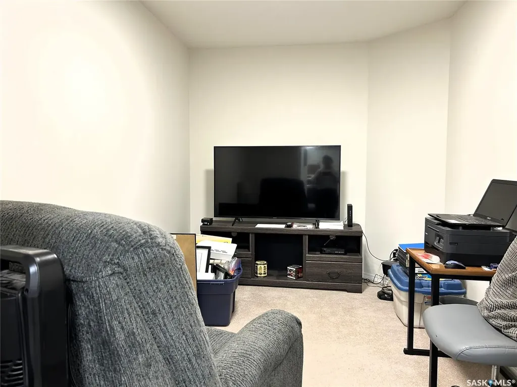 910 Heritage View Saskatoon SK S7H 5S4