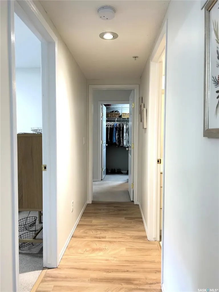 910 Heritage View Saskatoon SK S7H 5S4
