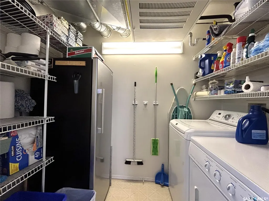 910 Heritage View Saskatoon SK S7H 5S4