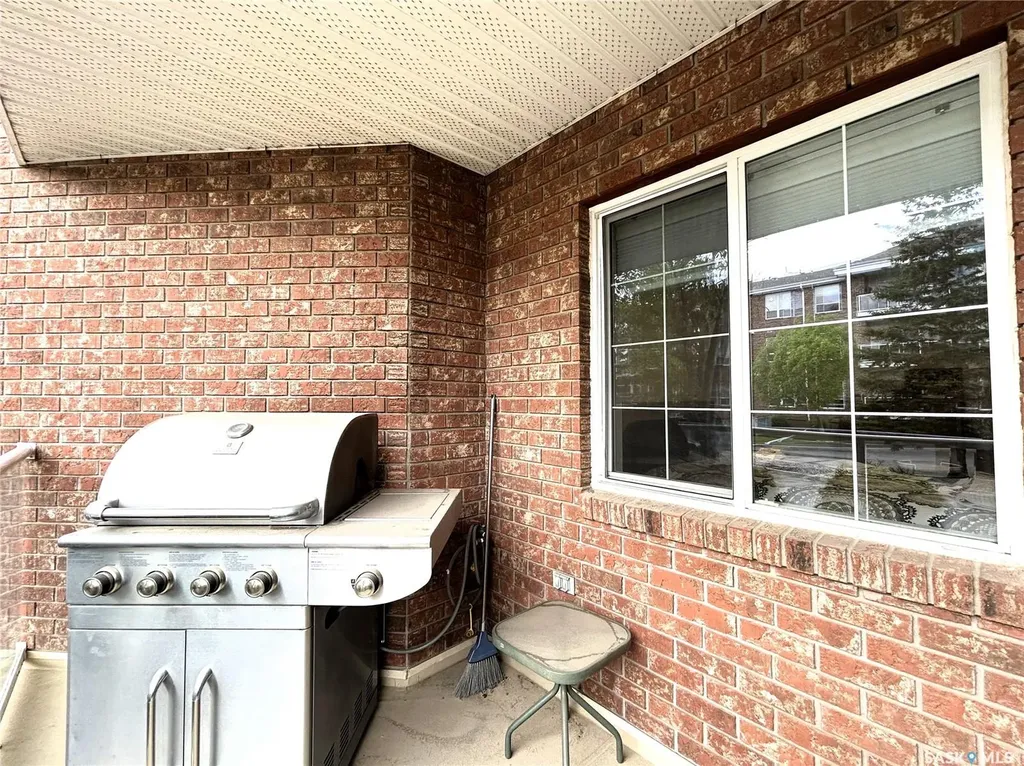 910 Heritage View Saskatoon SK S7H 5S4