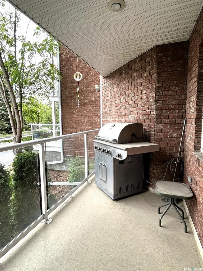 910 Heritage View Saskatoon SK S7H 5S4